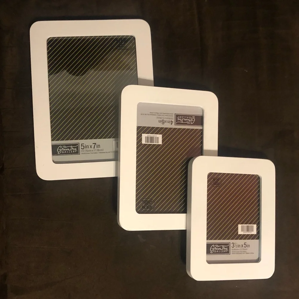 3 Picture Frames,